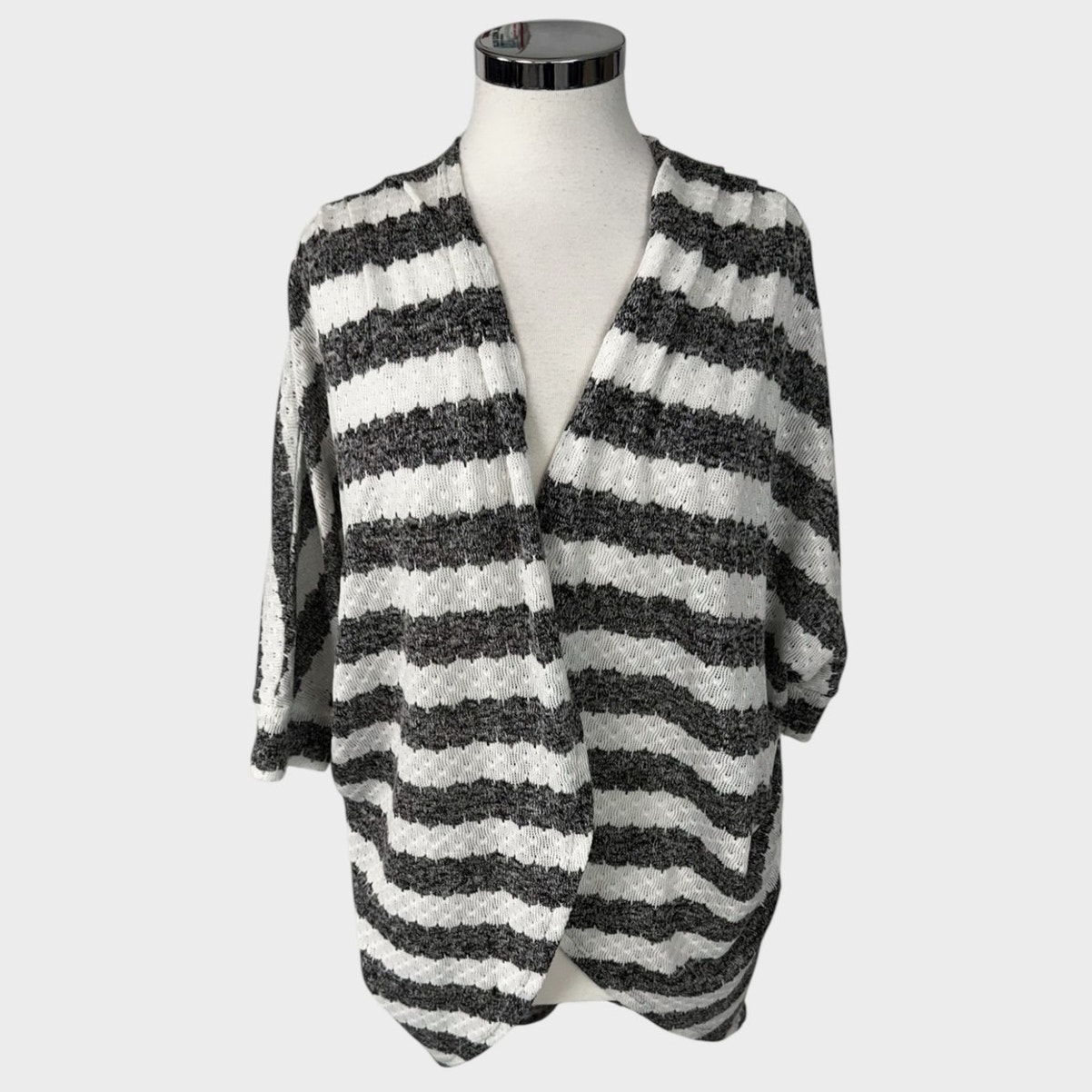 A.N.A A New Approach M Open Front 1/2 Sleeve Cardigan Sweater Black White Stripe